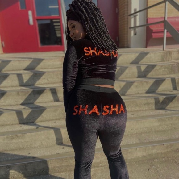 Tracksuits - Picture 2 of 2